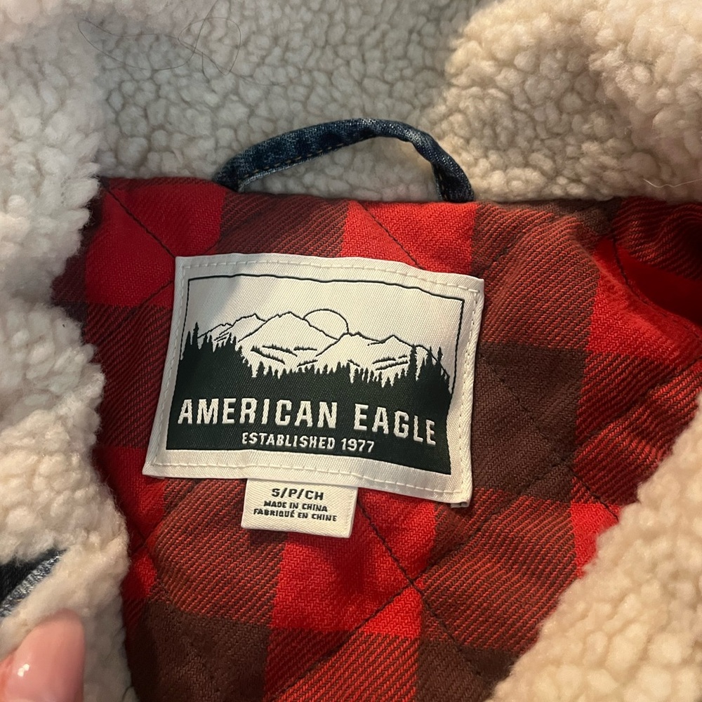American Eagle Jean Jacket w Cozy Soft Inside - Picture 4 of 5